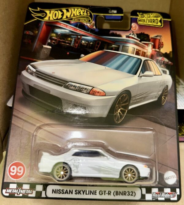 HOT WHEELS PREMIUM NISSAN SKYLINE GT R BNR Auta