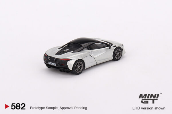 Mini GT - 582 McLaren Artura Ice Silver - obrazek 3