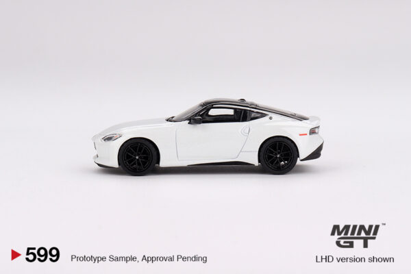 Mini GT - 599 Nissan Z Performance 2023 Everest White - obrazek 2