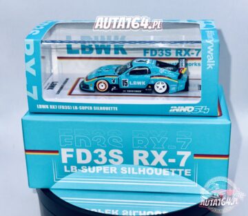 INNO64- MAZDA LBWK (PLAYBOY) RX7 (FD3S) LB-SUPER SILHOUETTE CHASE CAR INCLUDED