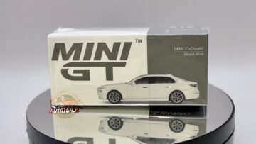 MINI GT - 819 BMW i7 xDRIVE60 (MGT00819-L)