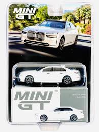 Mini GT - 819 Mijo Exclusive BMW i7 xDrive60 Mineral White