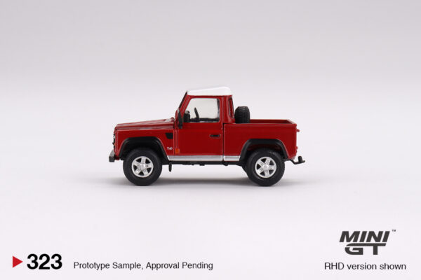 Mini GT - 323 Land Rover Defender 90 pick-up Red - obrazek 2