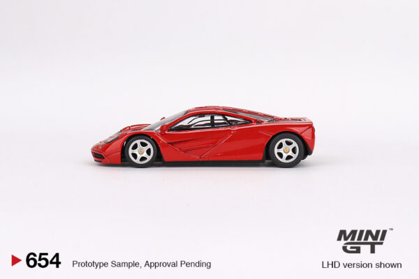 Mini GT - 654 McLaren F1 Red - obrazek 2