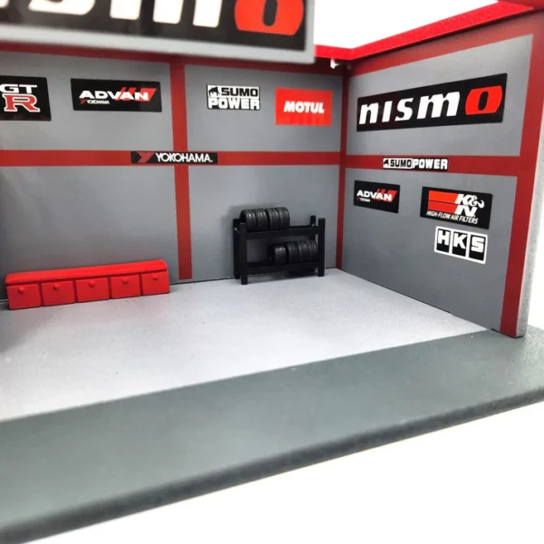 American Diorama - Nismo Garage Diorama Garaż - obrazek 3